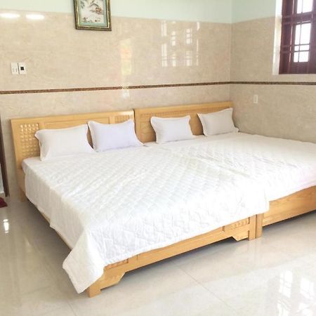 Nha Nghi Nguyen Anh Hotell Long Hai Exteriör bild