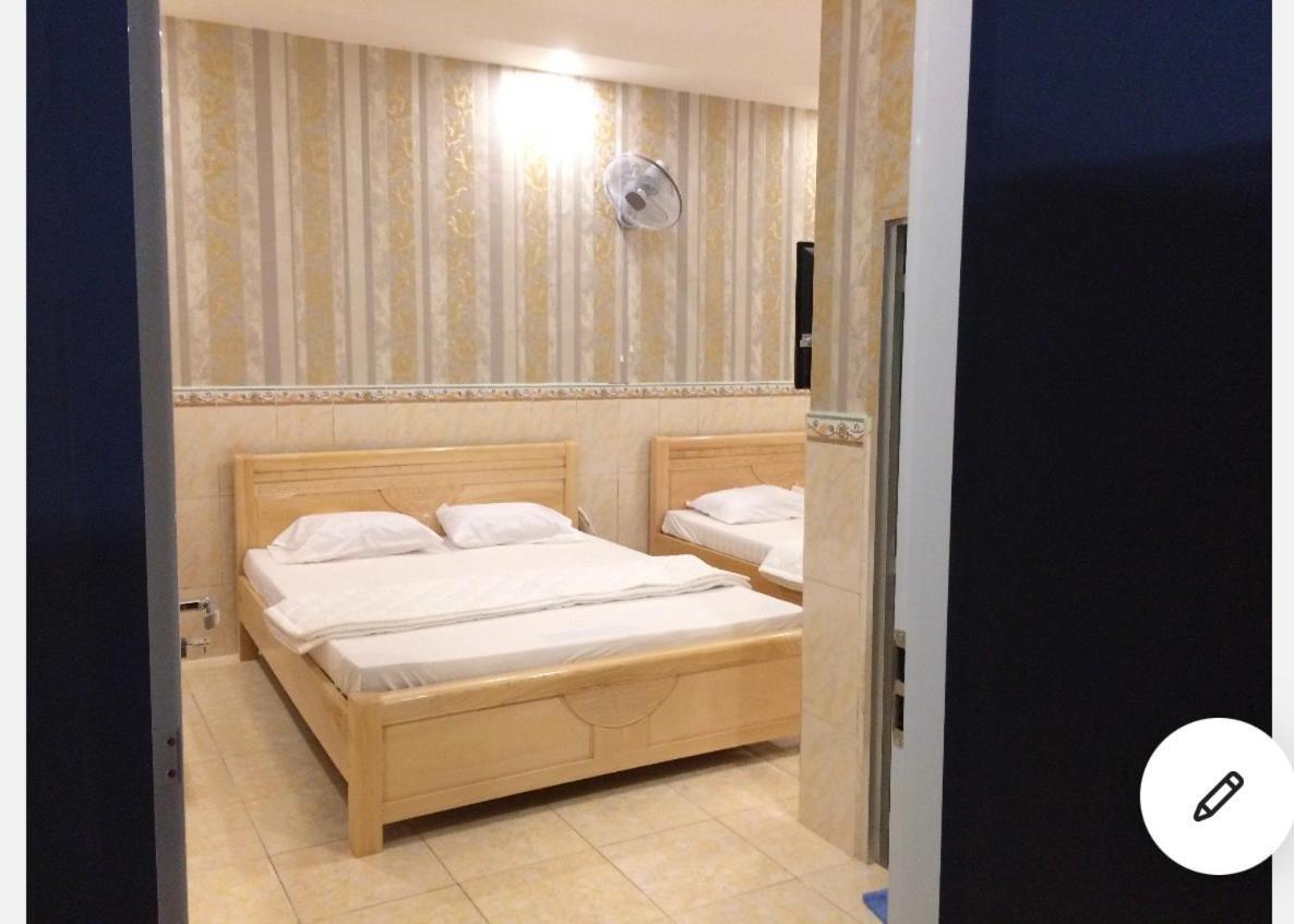 Nha Nghi Nguyen Anh Hotell Long Hai Exteriör bild